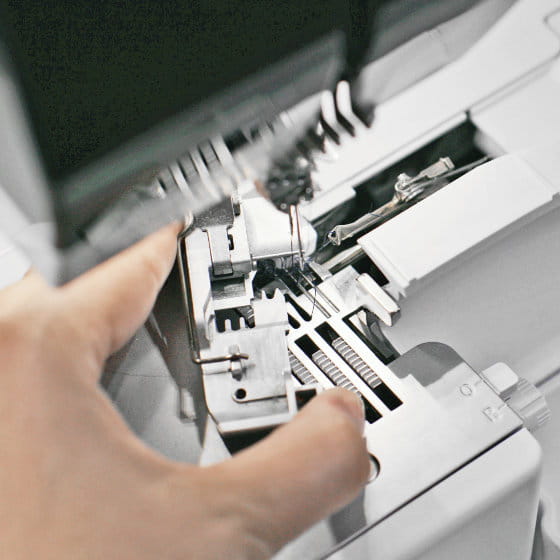 Geöffneter Greiferbereich der BERNINA L 890